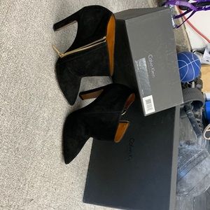 Calvin Klein sexy heel bootie